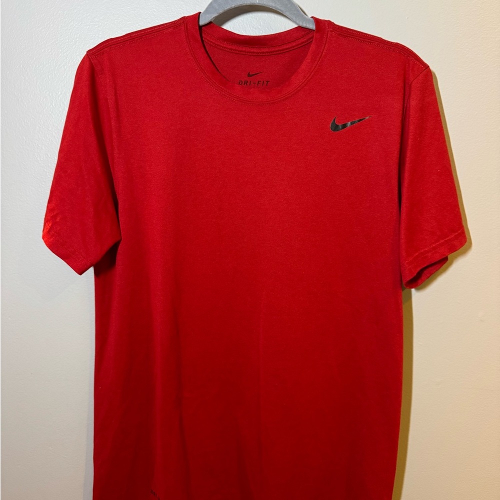 Nike Men's Dri-Fit Red Short Sleeve Tee
